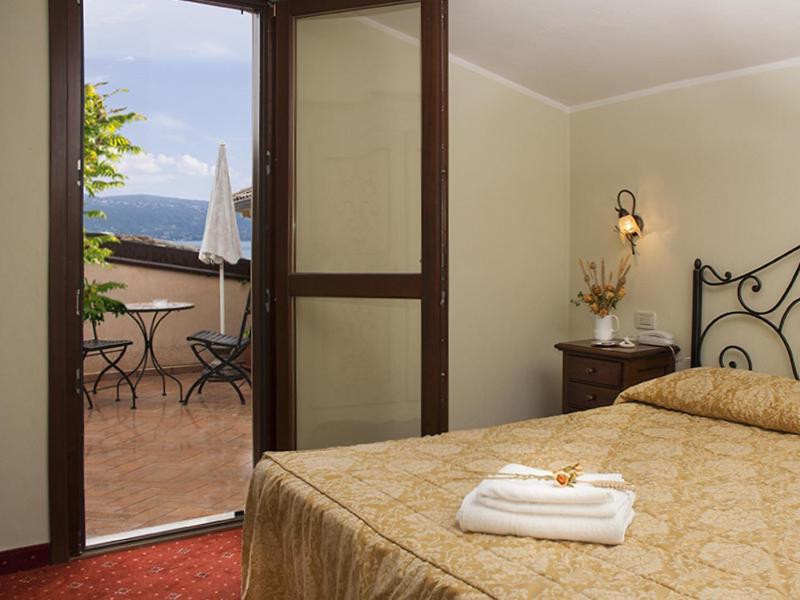 Hotel Garnì Bartabel Gargnano Exterior foto